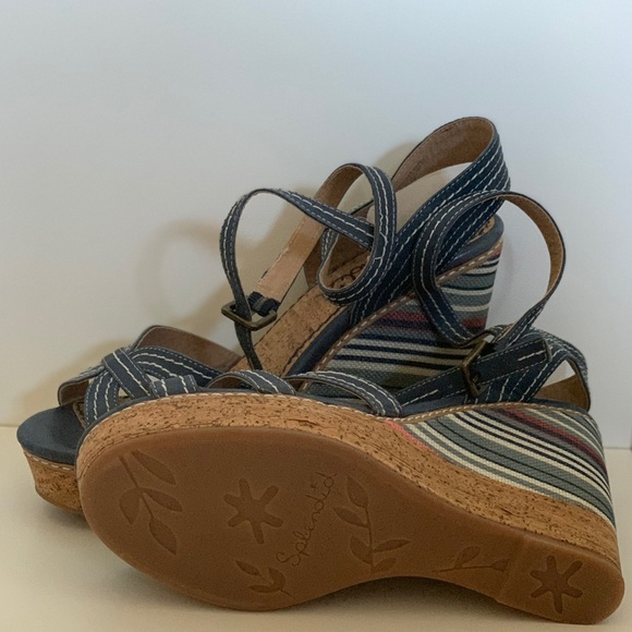 Splendid Stripe Platforms - Picture 2 of 8